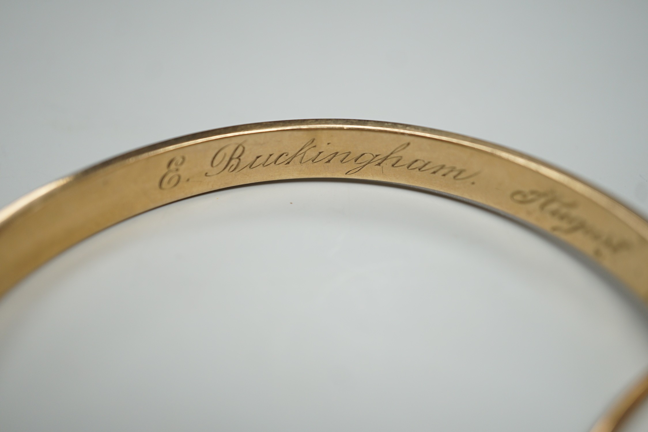 Two 9ct gold bangles and four modern 9ct gold chains, one a.f. gross 42.8 grams.